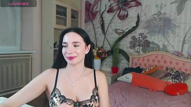 Snapshot of AliciaBow chatting on 12.02.24 AliciaBow online show from 12.02.24