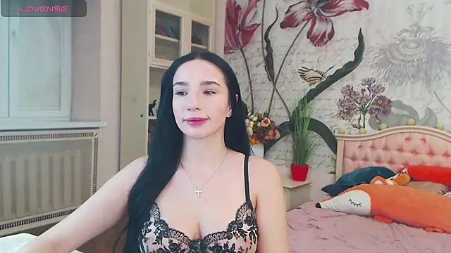 Snapshot of AliciaBow chatting on 12.07.24 AliciaBow online show from 12.07.24