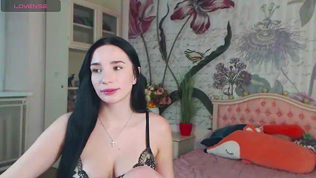 Snapshot of AliciaBow chatting on 12.09.24 AliciaBow online show from 12.09.24
