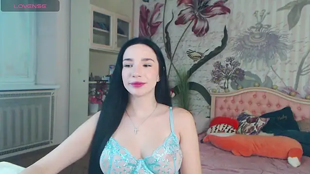 Snapshot of AliciaBow chatting on 12.20.24 AliciaBow online show from 12.20.24