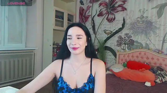 Snapshot of AliciaBow chatting on 12.23.24 AliciaBow online show from 12.23.24