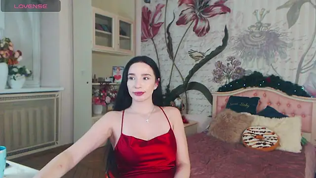 Snapshot of AliciaBow chatting on 12.28.24 AliciaBow online show from 12.28.24