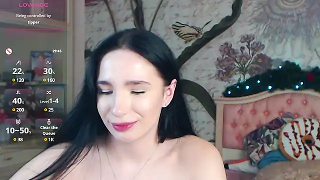 Snapshot of AliciaBow chatting on 01.16.25 AliciaBow online show from 01.16.25