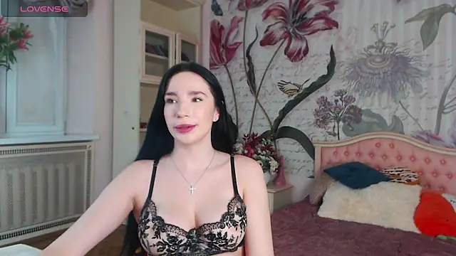 Snapshot of AliciaBow chatting on 01.29.25 AliciaBow online show from 01.29.25
