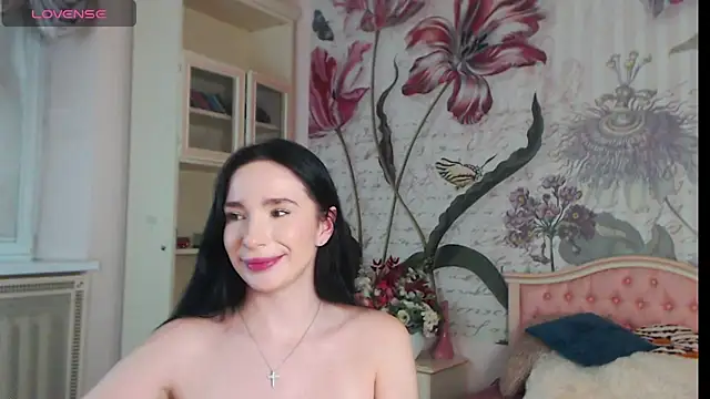 Snapshot of AliciaBow chatting on 01.29.25 AliciaBow online show from 01.29.25