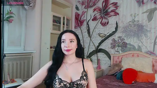 Snapshot of AliciaBow chatting on 02.04.25 AliciaBow online show from 02.04.25