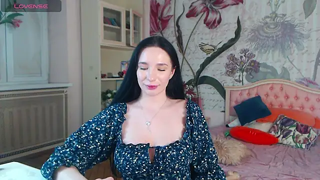 Snapshot of AliciaBow chatting on 02.22.25 AliciaBow online show from 02.22.25