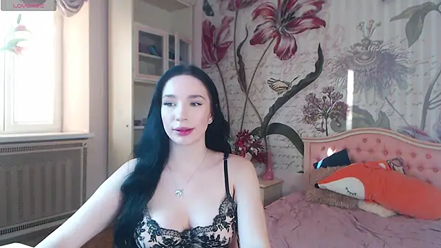 Snapshot of AliciaBow chatting on 02.24.25 AliciaBow online show from 02.24.25