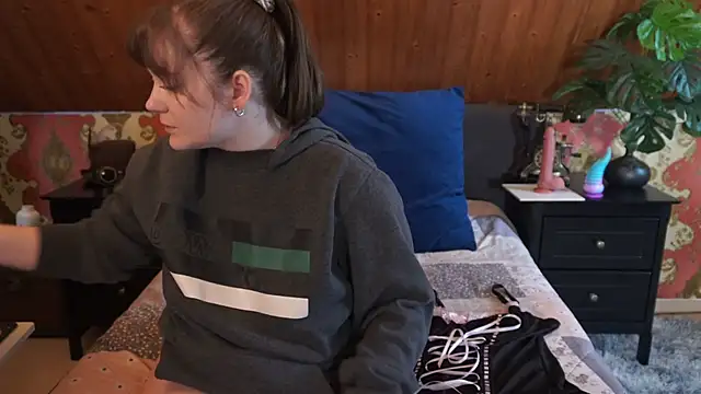 TessaWinter online show from 04.04.26