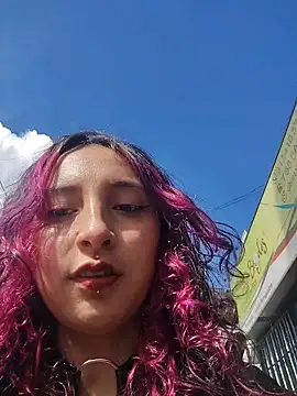 Snapshot of _Laary chatting on 11.23.25 Laary online show from 11.23.25