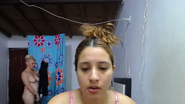 Nicolle Milf online show from 10.28.25