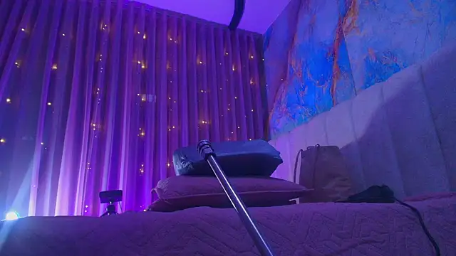 Snapshot of britanyy_ chatting on 02.27.26 britanyy online show from 02.27.26