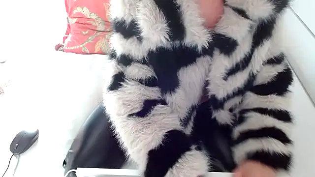 34MANON online show from 02.01.25