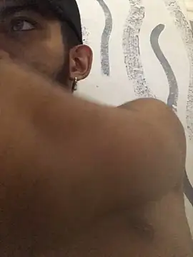 Snapshot of Alessandro__Rossi chatting on 12.23.24 Alessandro Rossi online show from 12.23.24