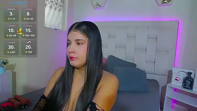 shanakendall online show from 10.18.25