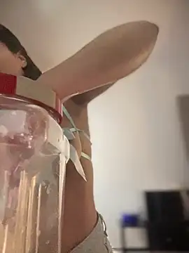 Snapshot of _Eurekaa_ chatting on 02.28.26 Eurekaa online show from 02.28.26