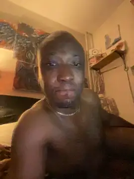 Snapshot of KingB8r chatting on 11.08.25 KingB8r online show from 11.08.25