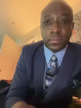 Snapshot of KingB8r chatting on 11.25.25 KingB8r online show from 11.25.25