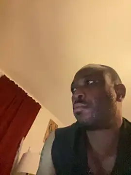 Snapshot of KingB8r chatting on 12.18.25 KingB8r online show from 12.18.25