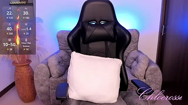 Snapshot of chloerossi chatting on 02.13.25 chloerossi online show from 02.13.25