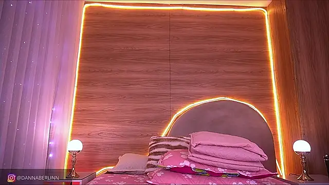 danna berlin  online show from 02.17.26