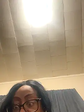 Snapshot of Goddesskarisma chatting on 10.15.25 Goddesskarisma online show from 10.15.25