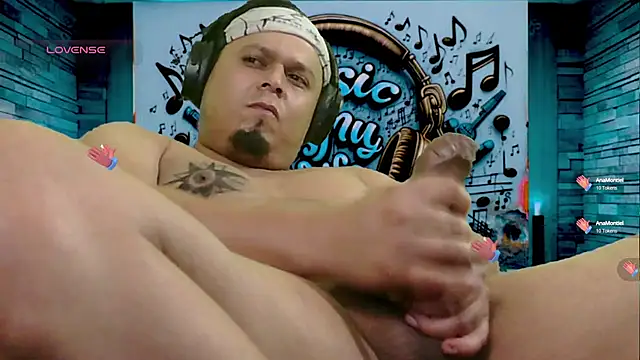 chino roz online show from 03.17.25