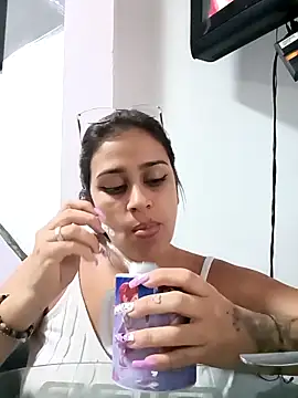 Snapshot of Latina_sexy1 chatting on 02.06.25 Latina sexy1 online show from 02.06.25