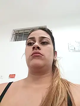 Snapshot of Latina_sexy1 chatting on 02.15.25 Latina sexy1 online show from 02.15.25