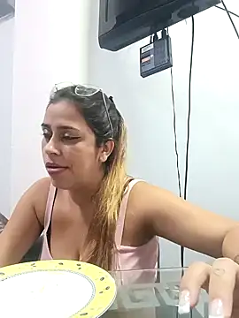 Snapshot of Latina_sexy1 chatting on 02.23.25 Latina sexy1 online show from 02.23.25