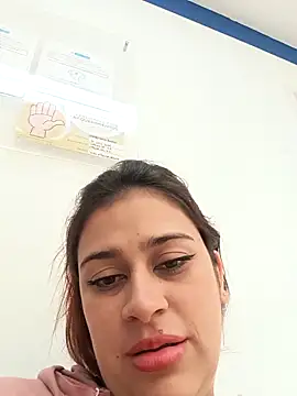 Snapshot of Latina_sexy1 chatting on 09.22.25 Latina sexy1 online show from 09.22.25