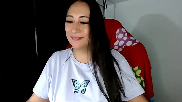 Snapshot of carolinalovee_ chatting on 01.16.25 carolinalovee online show from 01.16.25