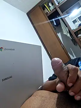 Snapshot of Dansex04 chatting on 10.20.25 Dansex04 online show from 10.20.25