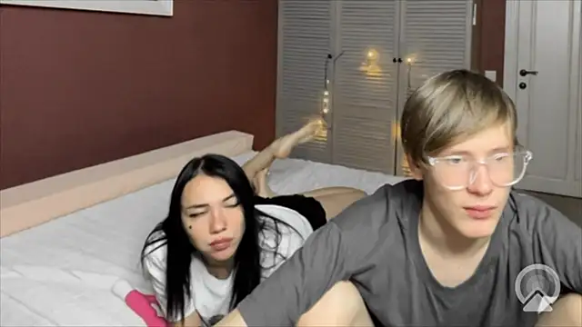 Laura Key online show from 10.27.25