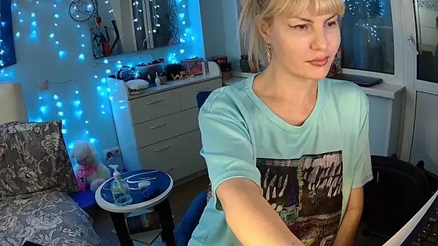 GlamSquirt online show from 02.03.25