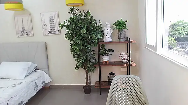 Sassy--Girl online show from 01.07.25