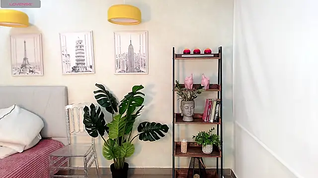 Sassy--Girl online show from 02.21.25