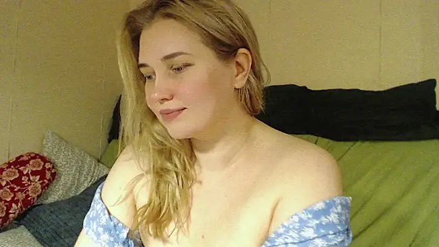 mmmPinUpGirl online show from 10.11.25