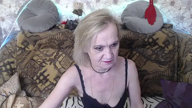 Snapshot of MissBekker chatting on 01.10.25 MissBekker online show from 01.10.25