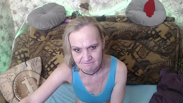 Snapshot of MissBekker chatting on 02.25.25 MissBekker online show from 02.25.25