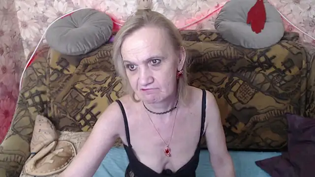 Snapshot of MissBekker chatting on 02.27.25 MissBekker online show from 02.27.25