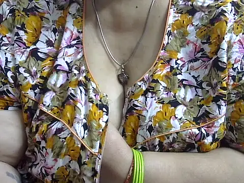 Snapshot of Kavya_XX chatting on 07.08.26 Kavya XX online show from 07.08.26