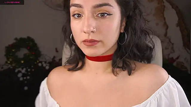 Snapshot of Daphne_Moss chatting on 12.27.24 Daphne Moss online show from 12.27.24