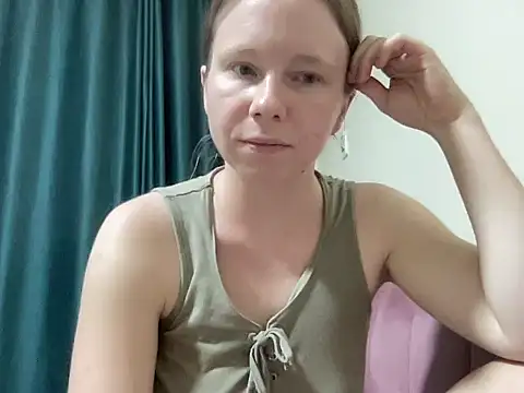 SweetLucy96 online show from 10.17.25