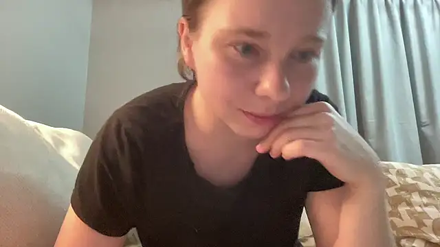 Snapshot of SweetLucy96 chatting on 04.11.26 SweetLucy96 online show from 04.11.26