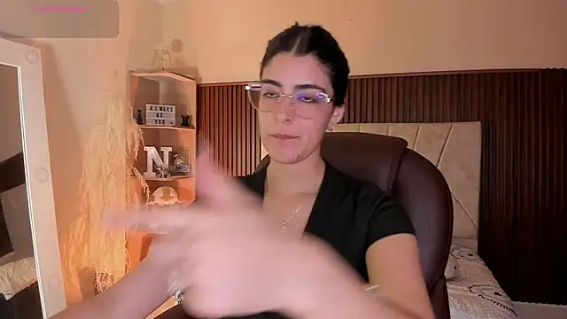  Niah  online show from 10.14.25