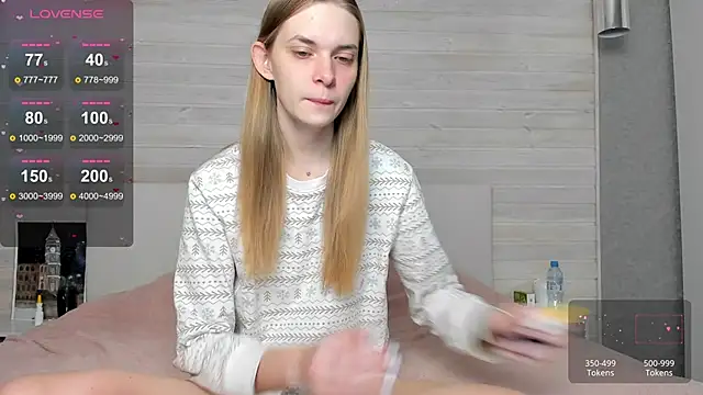 molly hunt  online show from 01.30.25