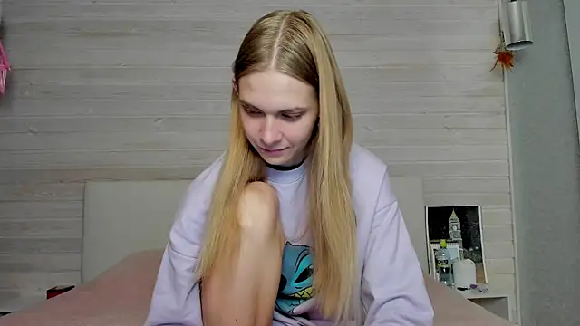 molly hunt  online show from 10.16.25