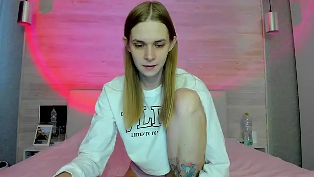 Snapshot of molly_hunt_ chatting on 04.19.26 molly hunt online show from 04.19.26