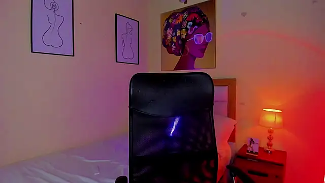 AitanaBrown  online show from 10.19.25